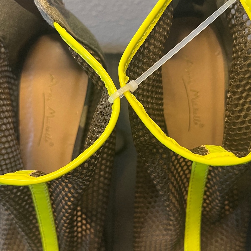 Neon yellow and Army print heel size 8.5